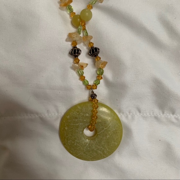 Museum of Fine Arts jade pendant beaded necklace - Picture 4 of 6